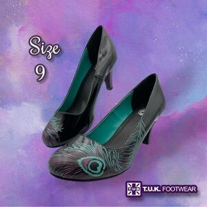 T.U.K Rewind Peacock Feather Design Heels Size 9 Black and Teal